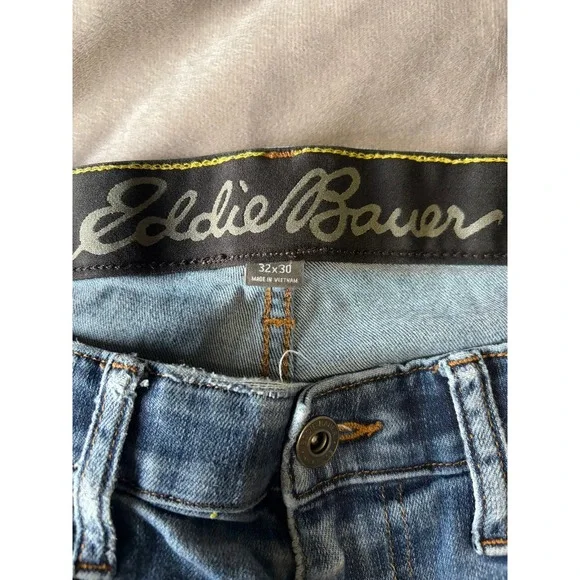 Eddie Bauer Mens Straight Leg Jeans Medium Wash Distressed Denim 32x30 - Picture 3 of 5